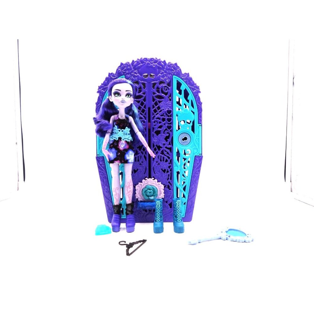 Monster High Skulltimate Secrets‎ Garden Mysteries  Twyla Doll & Playset